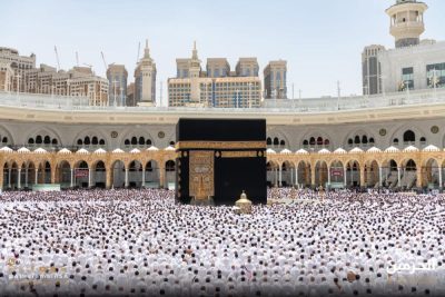 منظومة خدمات ميدانية شاملة لخدمة المصلين والمعتمرين بالمسجد الحرام