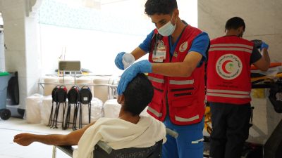 الهلال الأحمر بمنطقة مكة المكرمة يسجّل أكثر من 111 ألف ساعة تطوعية
