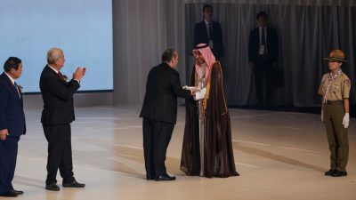 راية إكسبو تُسلّم رسمياً من اليابان إلى السعودية في حفل اختتام معرض أوساكا