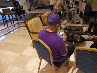 في (صيد الكاميرا) ..  في الكويت (عنتر) .. عين لا تنام وقلب نابض بالإعلام