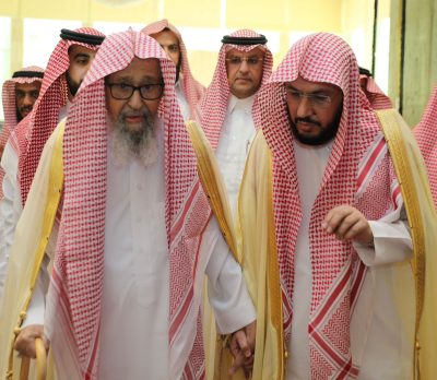 مفتي عام المملكة ينوّه بدعم القيادة لجهاز الإفتاء ويُثني على جهود الشيخ عبدالعزيز آل الشيخ رحمه الله