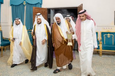 وزير الشؤون الإسلامية يزور أبناء الشيخ فرحان أبن سعيد بمركز الودي بحائل