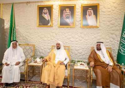 موقف و لفتة طيبة لم ينساه شيخ قبيلة الأحلاف البالغ من العمر 120 عاماً لمفتي السعودية محمد آل الشيخ قبل 80 عاماً