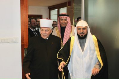 إمام المسجد الحرام الدكتور ماهر المعيقلي يصل مقدونيا الشمالية