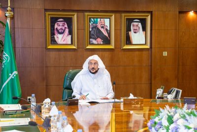 وزير الشؤون الإسلامية يعقد اجتماعاً بمسؤولي المشروعات والصيانة بفرع الوزارة بمنطقة الرياض