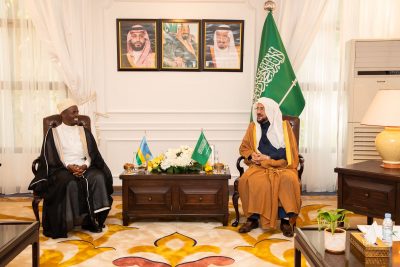 معالي وزير الشؤون الإسلامية يستقبل مفتي جمهورية رواندا في مكتبه بجدة