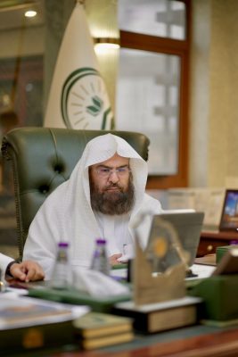 دشّن أعمال اللجنة الاستشارية للغات والترجمة