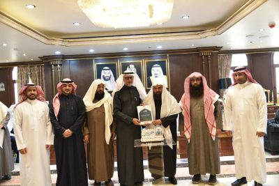 معالي رئيس الشؤون الدينية يلتقي منسوبي إدارة التقنية