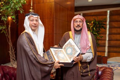 وزير الشؤون الإسلامية يستقبل سفير خادم الحرمين الشريفين المعين حديثًا لدى الجمهورية القيرغيزية