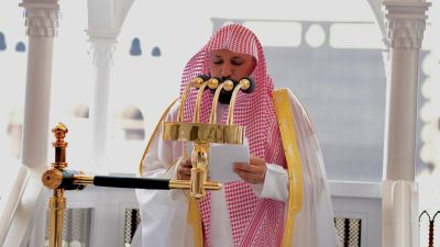 ملخص خطبة الجمعة اليوم 1447/8/25هـ من المسجد الحرام