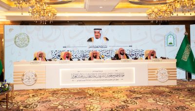 لجنة تحكيم التصفيات النهائية تستمع لتلاوات (18) متسابقا ومتسابقة في اليوم الأول