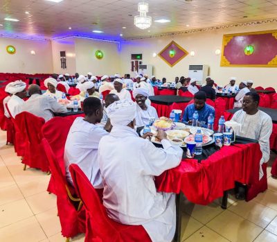 تدشّين برنامجي خادم الحرمين الشريفين لتوزيع التمور وتفطير الصائمين في السودان