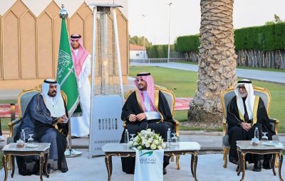 الأمير فواز بن سلطان يشارك منسوبي الجهات الحكومية وقطاع الأعمال إفطار غرفة الطائف
