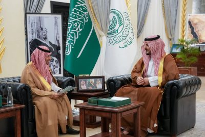 الأمير فواز بن سلطان يطلع على جهود مركز تلفزيون الطائف..