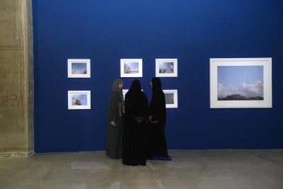 ريم الفيصل تقدم “أرض الحجيج والشعراء” بـالألوان
