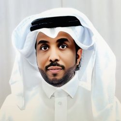 حين أصبح (المايكروفون) .. مهنة من لا مهنة له