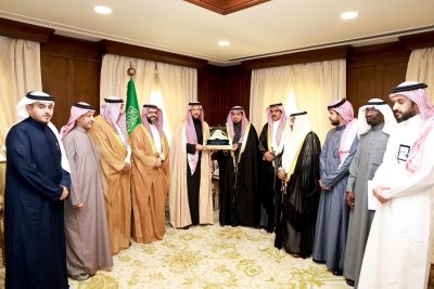 سمو نائب أمير منطقة عسير يستقبل رئيس مجلس إدارة غرفة بيشة ويطّلع على تقريرها السنوي