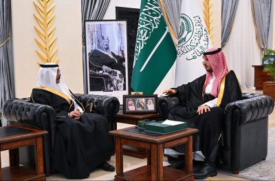 الأمير فواز بن سلطان يستقبل أمين الطائف ويطّلع على الجهود التطويرية والخدمية