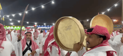 بالفيديو.. أحياء الأحساء تواصل الاحتفال بعيد الفطر