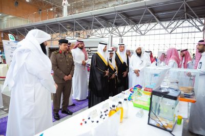 رئيس جامعة الإمام عبدالرحمن بن فيصل يفتتح المعرضين التعليميين الخامس والسادس بكلية الشريعة والقانون