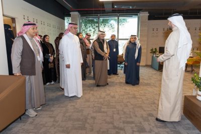 وفد هيئة الصحفيين السعوديين يزور استوديو الأحساء التصميمي للاطلاع على التجربة وتبادل الخبرات