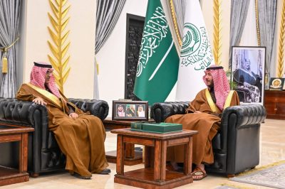 الأمير سعود بن نهار يطّلع على سير اختبارات نهاية الفصل الدراسي الأول بالمحافظة