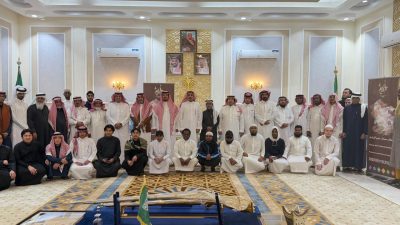 محافظ بيشة يطلق مبادرة «اكتشاف مسارات عسير السياحية» لطلاب 24 دولة ضمن أجاويد4*