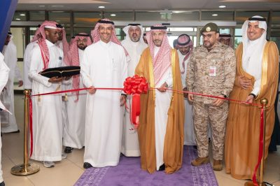 رئيس جامعة الإمام عبد الرحمن بن فيصل يفتتح معرض مشاريع تخرج طلبة كلية علوم الحاسب وتقنية المعلومات في نسخته العاشرة
