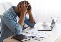 مع أربعين رجلا في الصحافة وبرناوي ..تسامرت  ؟!!  بمعرض الكتاب