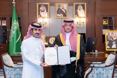 سمو محافظ الأحساء يكرّم مواطنًا تبرع بكليته لأحد أصدقائه