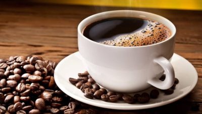 كم كوب قهوة شربت حتى الآن؟.. 6 أعراض لزيادة جرعة الكافيين تبرزها “الصحة”