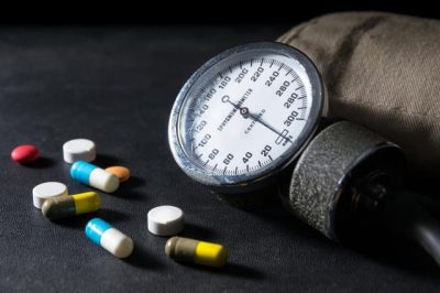 الساعة البيولوجية “تحدد” الوقت الأفضل لتناول أدوية الضغط وتقليل الإصابة بنوبات القلب