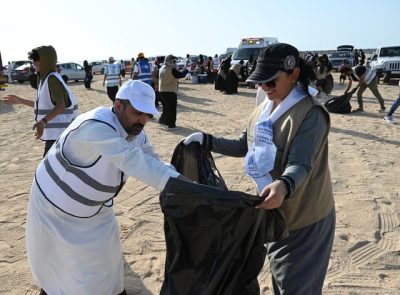 “أمانة جدة” تنظم مبادرة لـ”تنظيف شاطئ خليج سلمان”