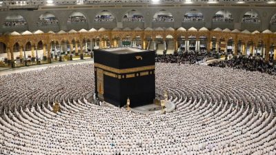 “الشؤون الدينية” تعلن نجاح خططها لليلة ختم القرآن