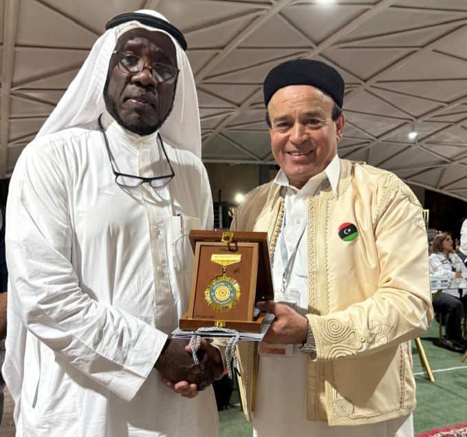 من الكويت إلى ليبيا.. قصة هدية أعادت للقلوب دفء “تهادوا تحابوا”