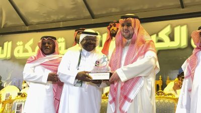 الأمير عبدالله بن سعد يكرّم مصور “شاهد الآن” المبدع (سمعه)  في ختام بطولة غليل الكبرى الثانية