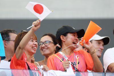 اليابانيون.. جمهور يكتب قصة الشغف في اوساكا 2007 ويعيدها في طوكيو 2025