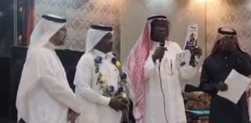 الاعلامي المخضرم (عثمان مالي) .. يشيد باصدارت الزميل محمد برناوي التي قُدمت له في أمسية خيمة الوفاء