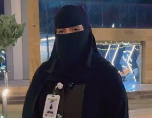 المرشدة السياحية (العميري)  لـ “شاهد”: نعمل على تأهيل المرشدين السياحيين ليكونوا واجهة مشرّفة للسعودية