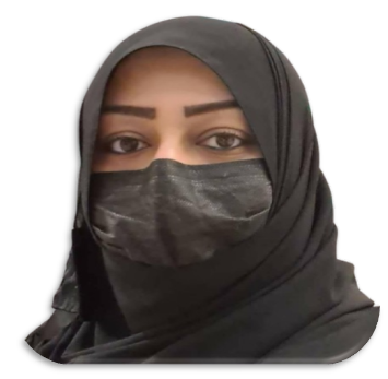 المرشدة السياحية (عبير فكيرة) … مربية أجيال تتميز بهدوء القيادة وحضور الميدان