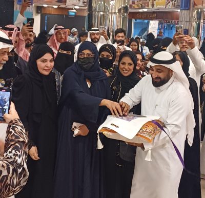 المعرض الفني ” إلهامات فان جوخ “بمشاركة أكثر من 70 فنان ، يفتح ابوابه للزوار